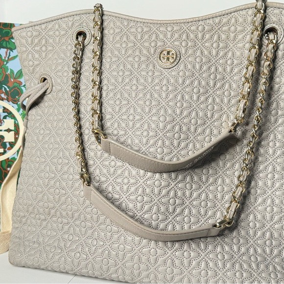 Tory Burch Gray Bryant Quilted Leather Slouchy Tote | Pre loved - Picture 3 of 3